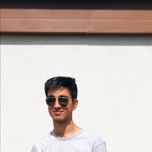 Meet your Posher, Adil